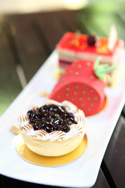 Bolo de frutas coloridas — Fotografia de Stock