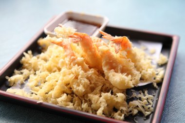 Kızarmış tempura karides Japon tarzı