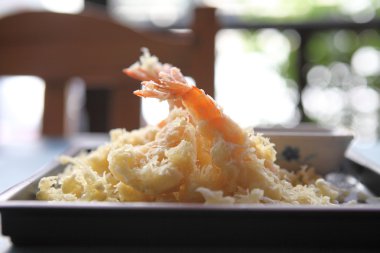 Kızarmış tempura karides Japon tarzı