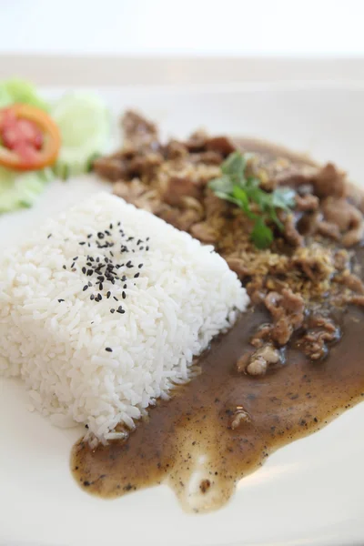 Nasi dengan daging babi goreng — Stok Foto