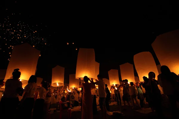 Chiangmai, Tajlandia - 24 października: tajski latarni pływające. — Zdjęcie stockowe