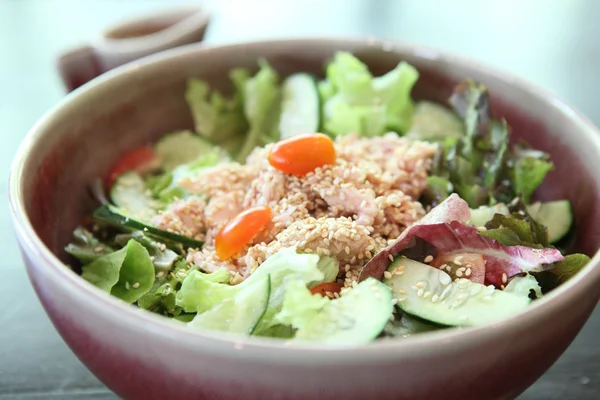 Salad japanese style with tuna — Stock Photo, Image