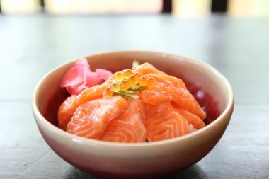 Salomon suşi pirinç don