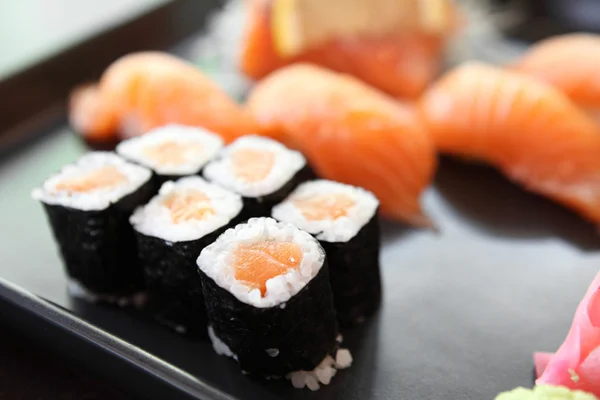 Lachs-Sushi-Set — Stockfoto