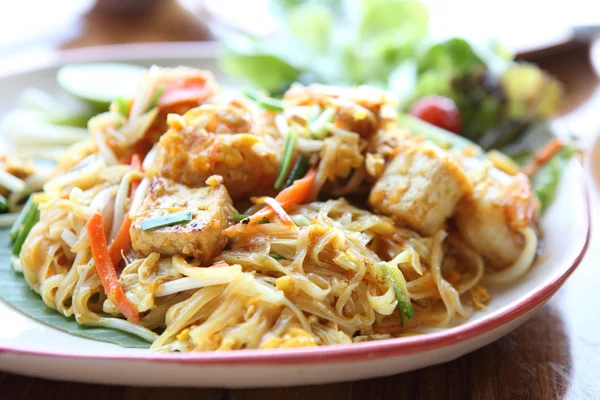 Nourriture thaïlandaise padthai nouilles frites aux crevettes Images De Stock Libres De Droits