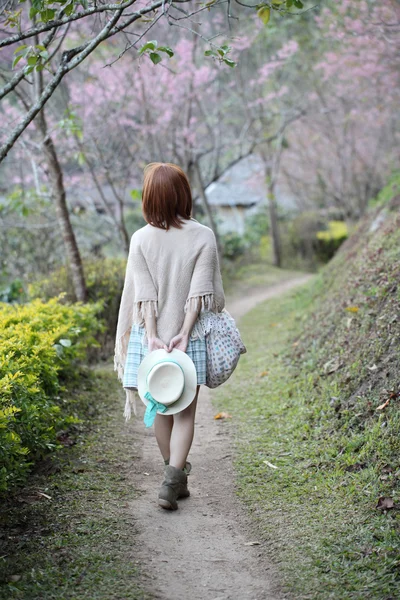 Asian girl in nature background — Stock Photo, Image