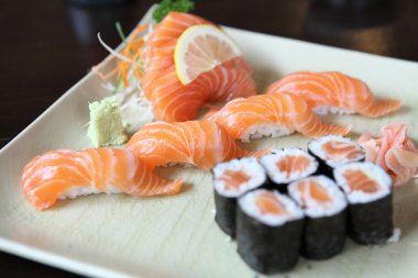 Somon suşi seti