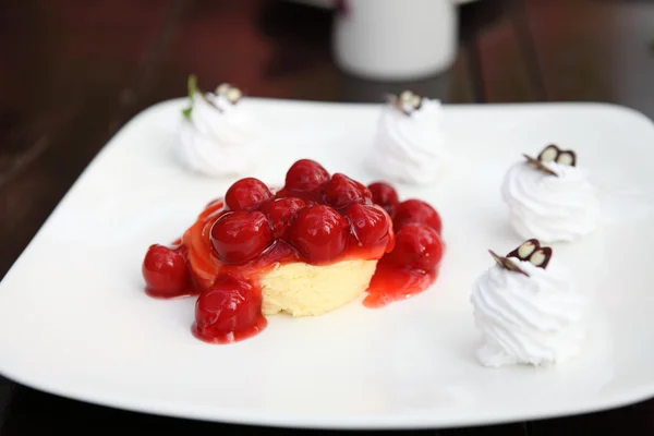 Cherry cheese cake — Stock Photo, Image