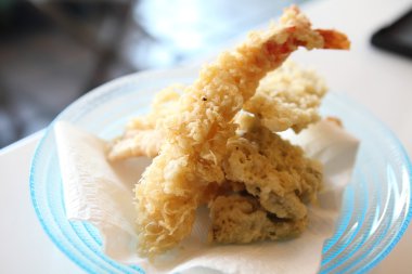 Kızarmış tempura karides Japon tarzı