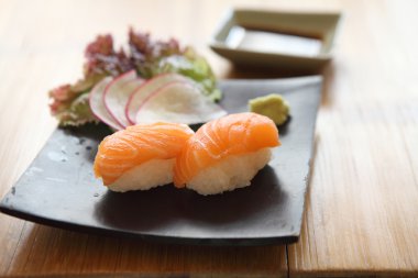 Somon suşi