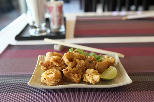 Calamares fritos. Calamar frito — Foto de Stock