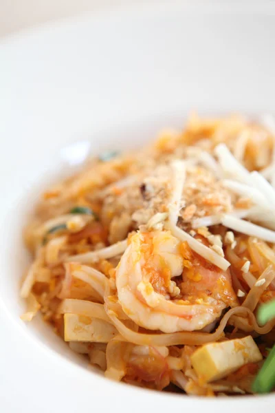 Thai food padthai fried noodle with shrimp — Stock Photo, Image