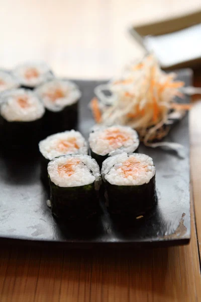 Zalm maki sushi — Stockfoto