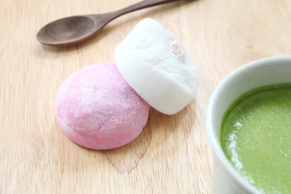 Mochi com chá verde — Fotografia de Stock