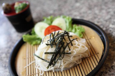 Somen, ince buğday noodle