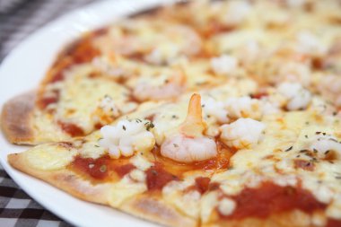 Pizza deniz ürünleri