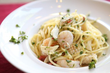 Deniz mahsulleri spagetti