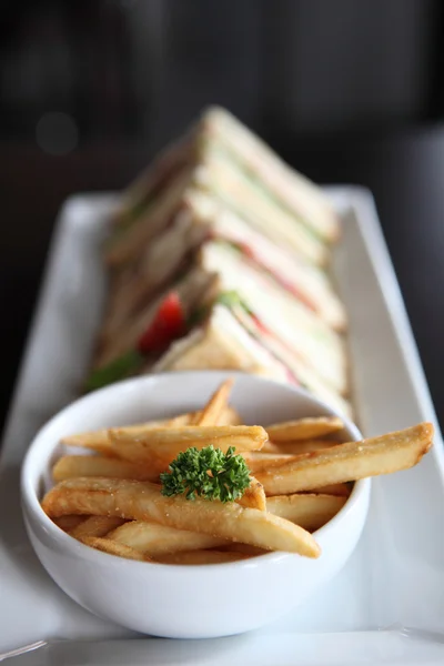 Club sandwich avec sur fond bois — Photo