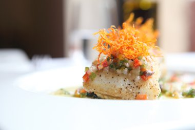 pan kızarmış levrek balığı filetosu