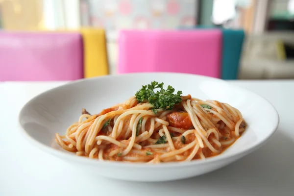 Spaghetti met tomatensaus rundvlees — Stockfoto