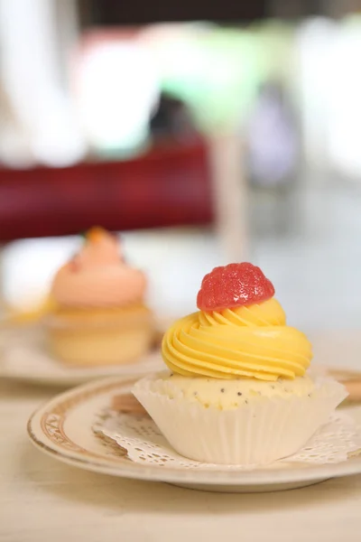 Lemon cupcake — Stock Photo, Image