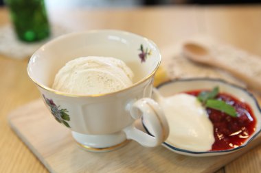 kek vanilyalı dondurma