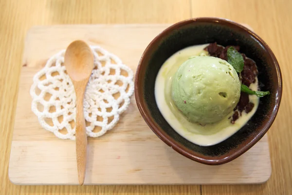 Green tea ice cream — Stock Photo, Image