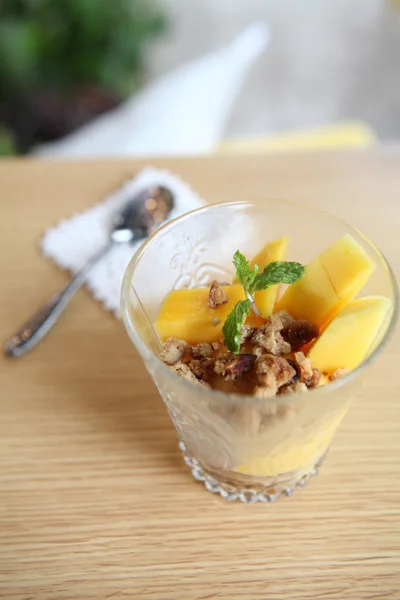 Scoops of mango ice cream fruit — Stock Photo, Image