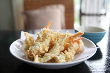 Kızarmış tempura karides Japon tarzı