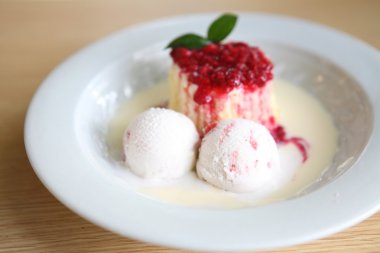 şifon kek ile dondurma