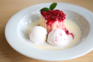 şifon kek ile dondurma