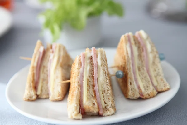 Sandwich Schinken und Käse — Stockfoto