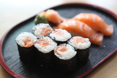 Somon suşi