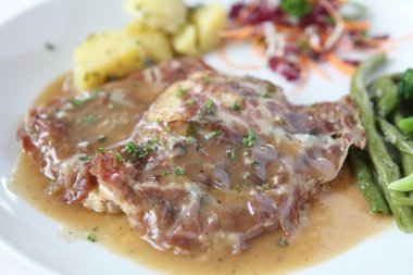 saltimbocca domuz eti biftek