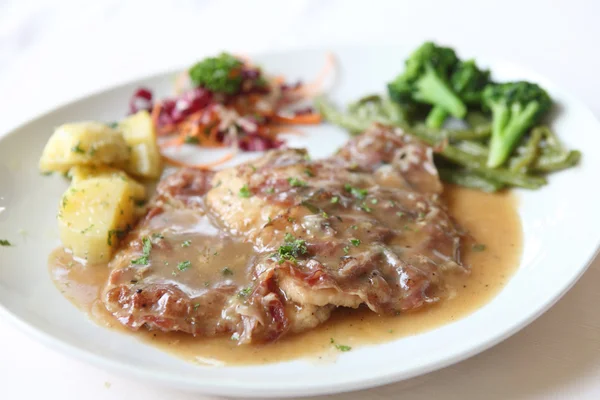 Saltimbocca-Schweinesteak — Stockfoto