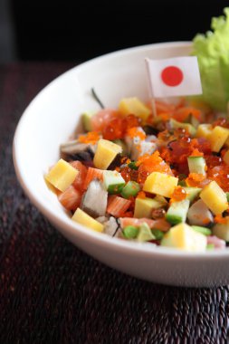 suşi don, çiğ somon balığı ahtapot pirinç