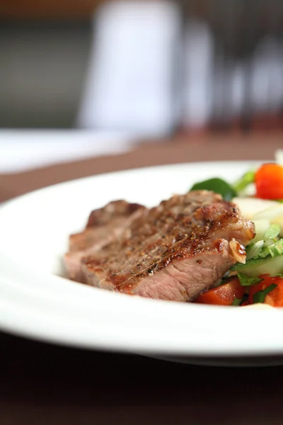 Beef steak — Stock Photo, Image