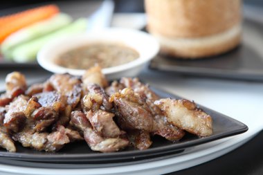 Izgara domuz eti ve pilav.