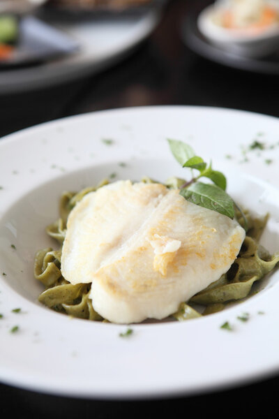 spaghetti with pesto sauce