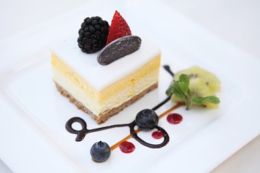 Mango mousse peynirli kek