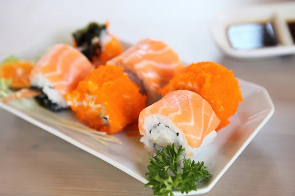 Zalm maki sushi — Stockfoto