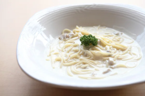 Спагетті Карбонара з шинкою та сиром — стокове фото