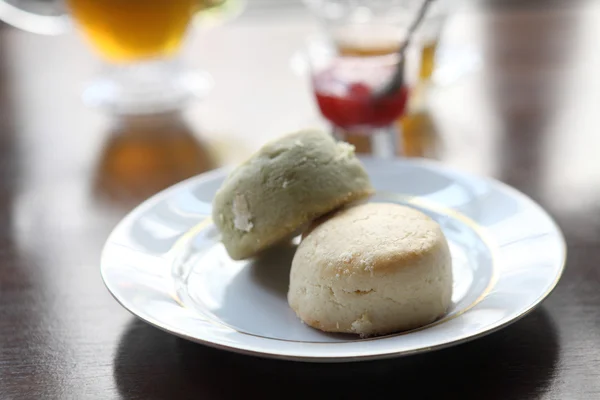Chá de scones com geléia de morango — Fotografia de Stock