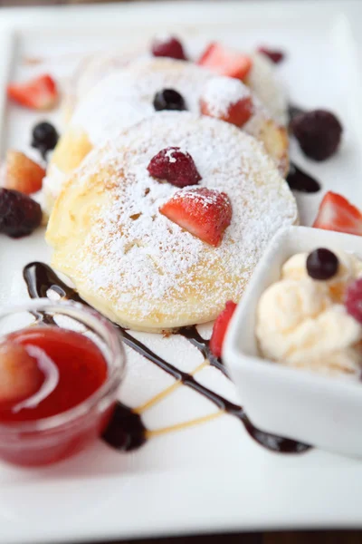 Aardbei pannenkoek — Stockfoto