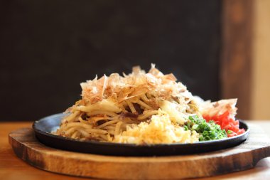 Japon mutfağı, kızarmış noodle yakisoba 