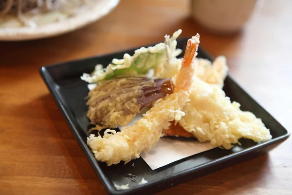 Soba noodle with fried shrimp — Stock Photo, Image