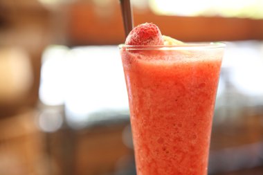 Çilekli mocktail