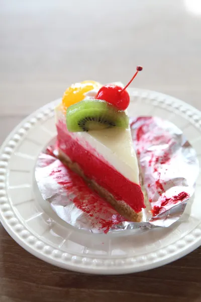 Gâteau aux fruits colorés — Photo
