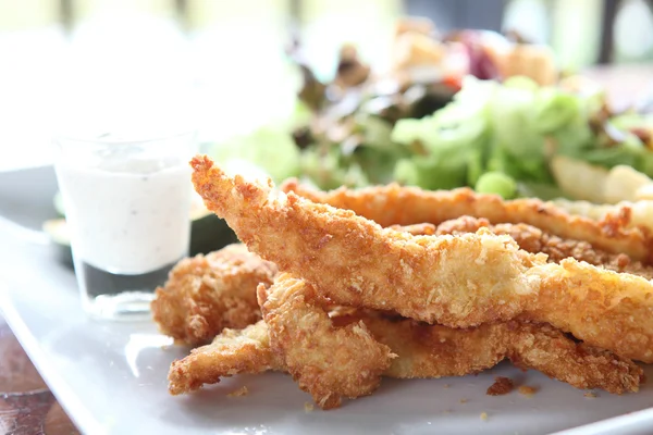 Pescado y patatas fritas —  Fotos de Stock