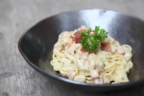 Spaghetti Carbonara with bacon and cheese — Stock Photo, Image